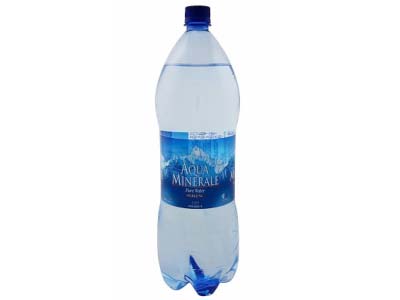 Вода минеральная Aqua Minerale (Аква Минерале) с газом (пластик) 2 л.